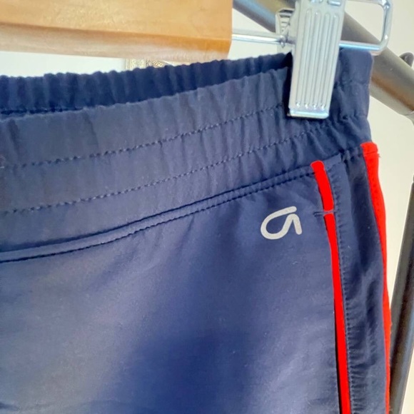 👟 Gap Fit Wide Leg Side Stripes Workout Varsity Trendy Ankle Cropped Pants - Picture 8 of 13